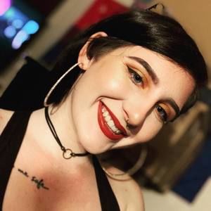 Meet your Posher, Leanne